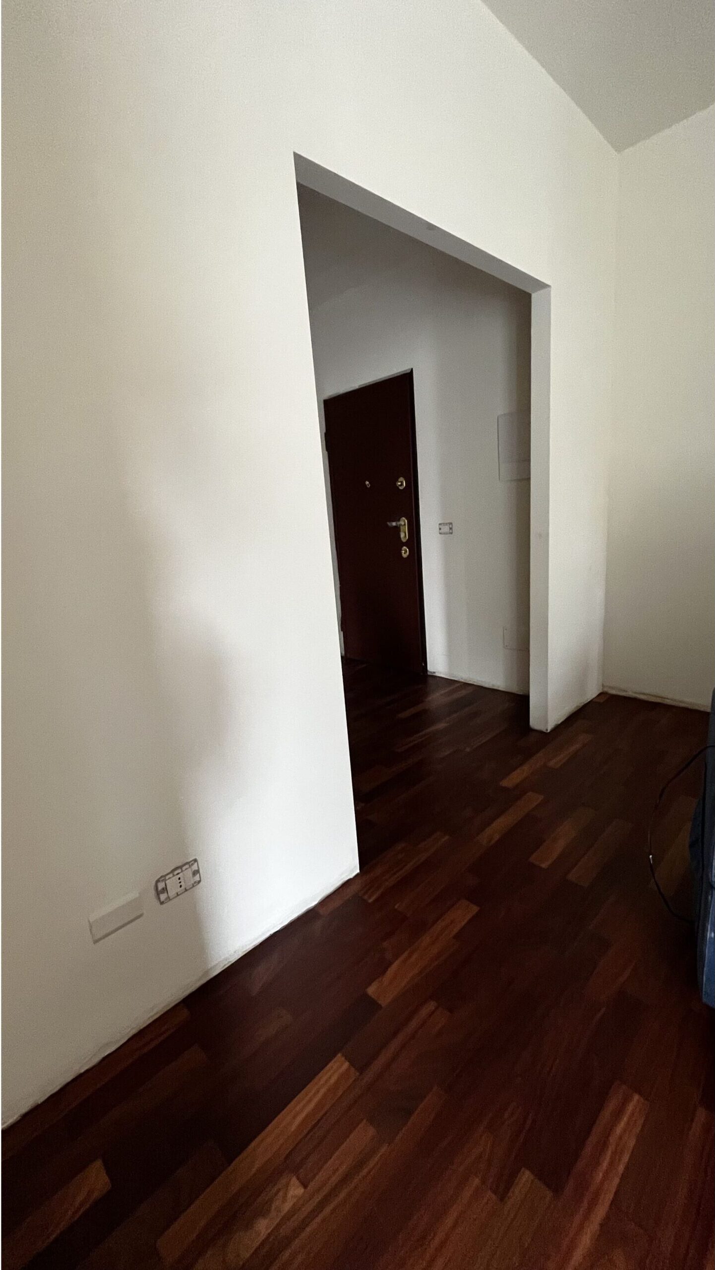 Squadratura e rasatura parete